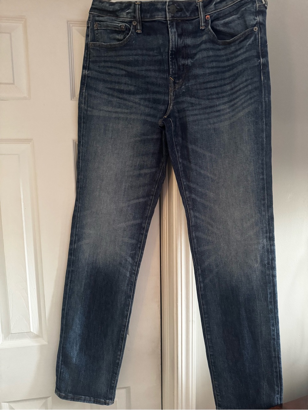 American Eagle Outfitters Men’s Faded Blue Straight Jeans